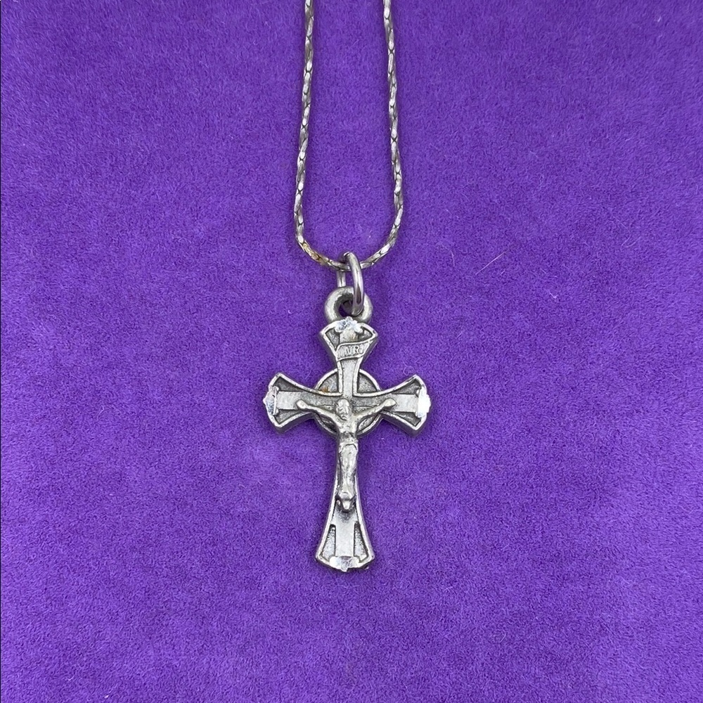 💛 Vintage Pewter Cross Pendant Necklace